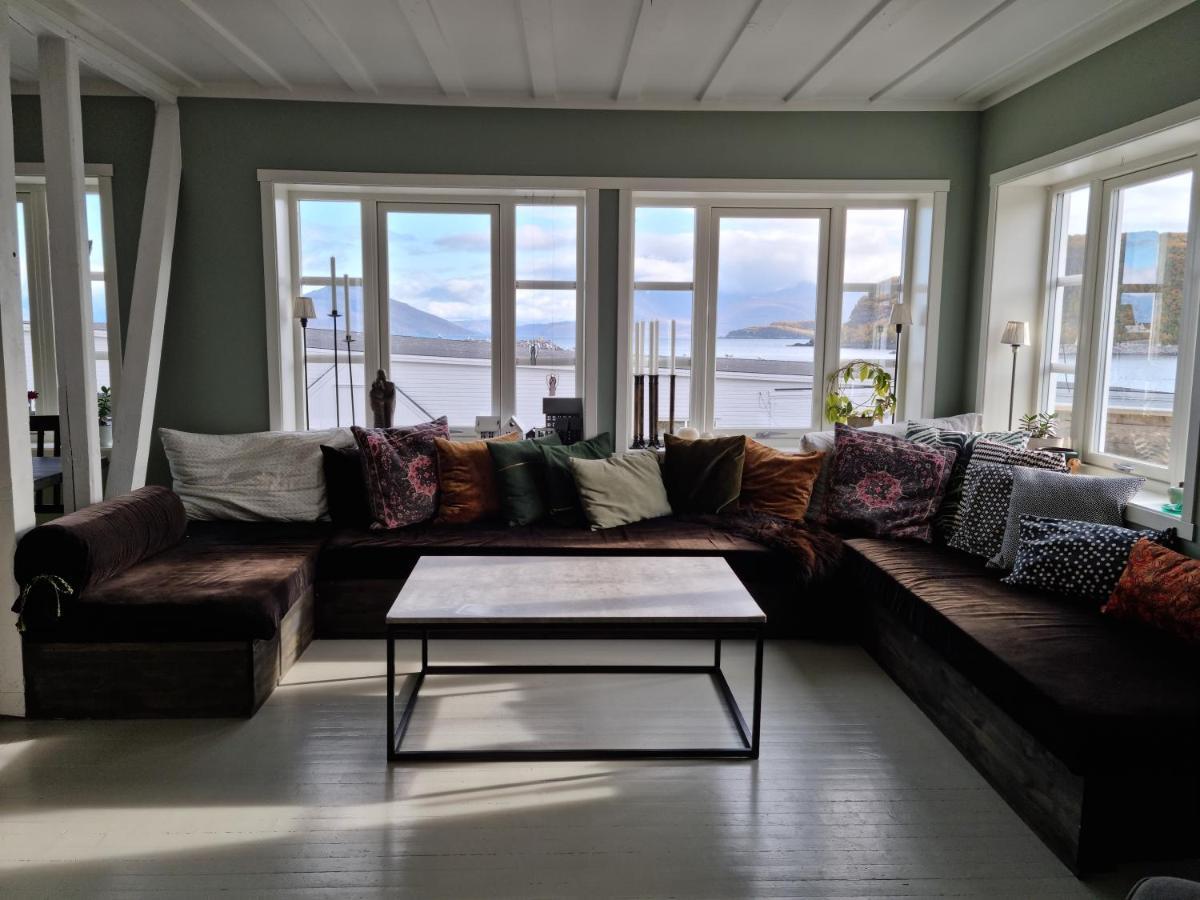 Koselig Leilighet Midt I Sentrum Apartamento Skjervoy Exterior foto
