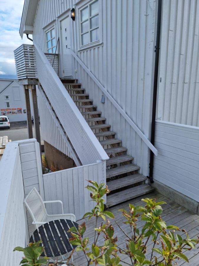 Koselig Leilighet Midt I Sentrum Apartamento Skjervoy Exterior foto