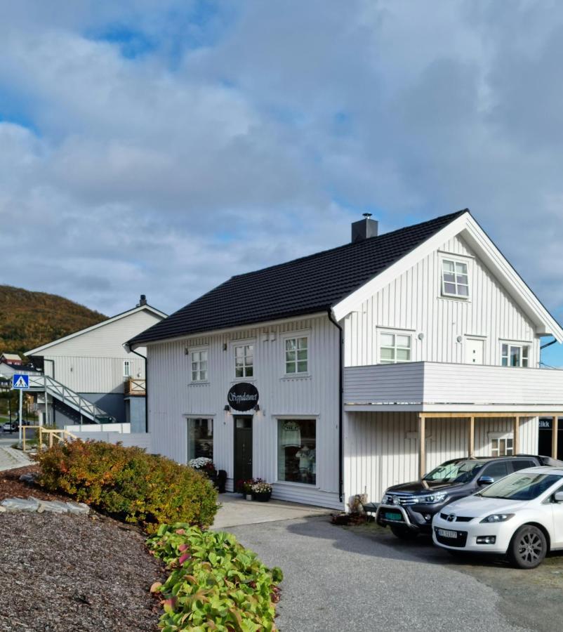 Koselig Leilighet Midt I Sentrum Apartamento Skjervoy Exterior foto